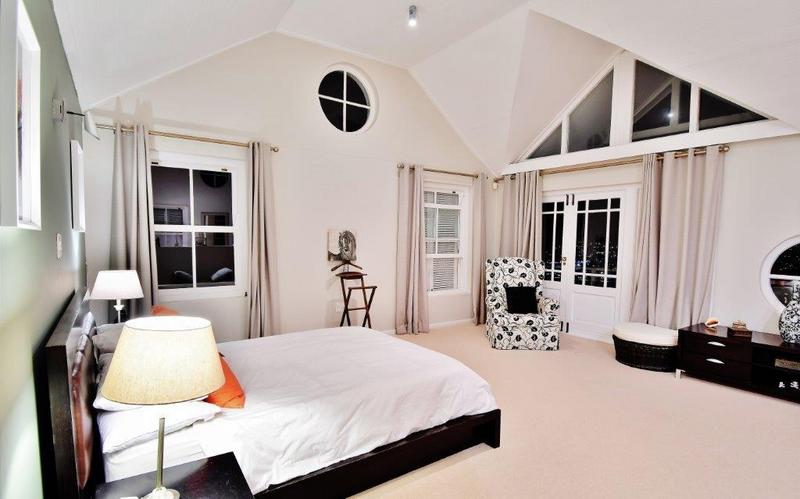 5 Bedroom Property for Sale in Hillcrest Western Cape